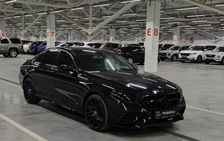 Mercedes-Benz E-Класс, 2018 год, 2 500 000 рублей, 7 фотография