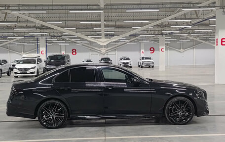 Mercedes-Benz E-Класс, 2018 год, 2 500 000 рублей, 8 фотография