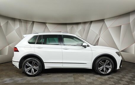 Volkswagen Tiguan II, 2019 год, 3 300 000 рублей, 6 фотография