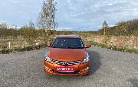 Hyundai Solaris II рестайлинг, 2015 год, 1 215 000 рублей, 2 фотография