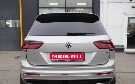 Volkswagen Tiguan II, 2019 год, 3 363 000 рублей, 6 фотография