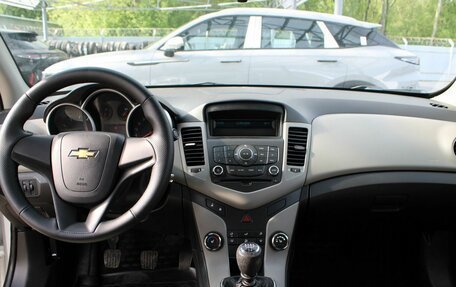 Chevrolet Cruze II, 2011 год, 710 000 рублей, 9 фотография