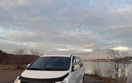 Hyundai Grand Starex Grand Starex I рестайлинг 2, 2014 год, 2 350 000 рублей, 1 фотография