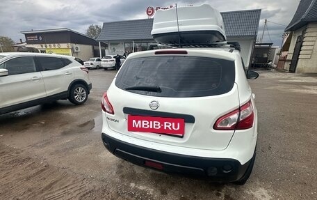 Nissan Qashqai, 2011 год, 700 000 рублей, 2 фотография