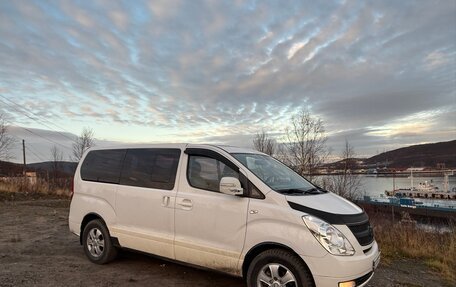 Hyundai Grand Starex Grand Starex I рестайлинг 2, 2014 год, 2 350 000 рублей, 3 фотография