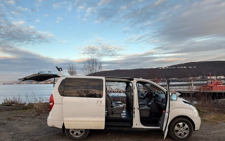 Hyundai Grand Starex Grand Starex I рестайлинг 2, 2014 год, 2 350 000 рублей, 11 фотография