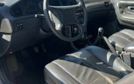 Hyundai Sonata III рестайлинг, 1996 год, 170 000 рублей, 5 фотография