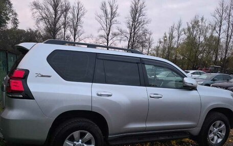 Toyota Land Cruiser Prado 150 рестайлинг 2, 2022 год, 5 650 000 рублей, 2 фотография