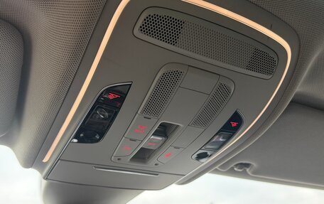Audi A8, 2012 год, 1 580 000 рублей, 13 фотография