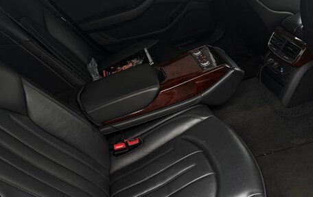 Audi A8, 2012 год, 1 580 000 рублей, 16 фотография