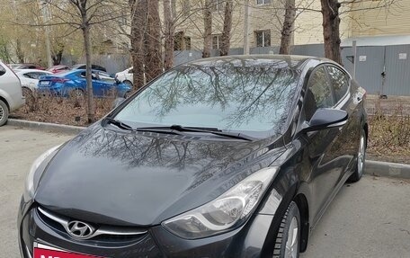 Hyundai Elantra V, 2013 год, 970 000 рублей, 2 фотография