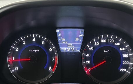 Hyundai Solaris II рестайлинг, 2011 год, 635 000 рублей, 19 фотография