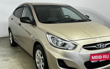 Hyundai Solaris II рестайлинг, 2011 год, 635 000 рублей, 18 фотография