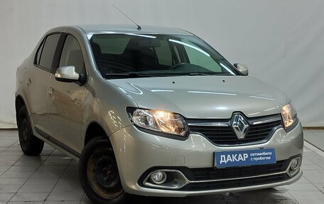 Renault Logan II, 2017 год, 890 000 рублей, 3 фотография