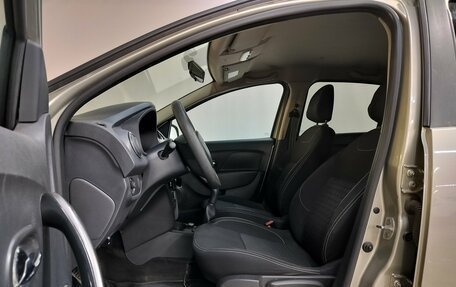 Renault Logan II, 2017 год, 890 000 рублей, 13 фотография