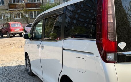 Toyota Esquire I, 2014 год, 1 900 000 рублей, 8 фотография