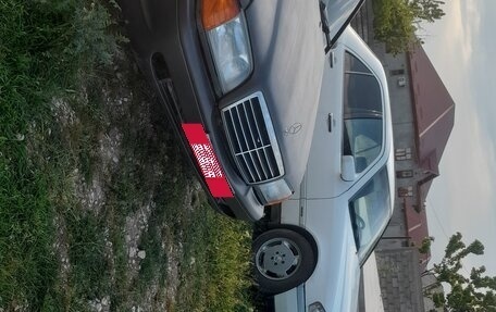 Mercedes-Benz C-Класс, 1994 год, 300 000 рублей, 2 фотография