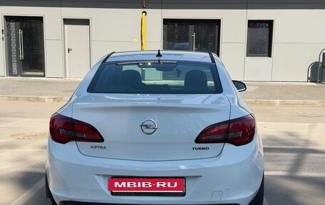 Opel Astra J, 2013 год, 850 000 рублей, 4 фотография