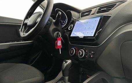 KIA Rio III рестайлинг, 2014 год, 900 000 рублей, 24 фотография