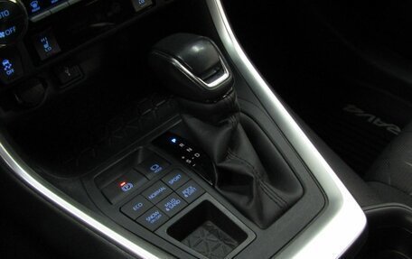 Toyota RAV4, 2021 год, 3 600 000 рублей, 21 фотография
