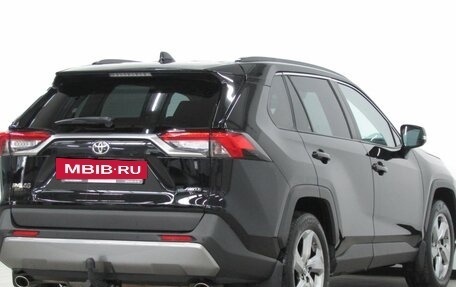 Toyota RAV4, 2021 год, 3 600 000 рублей, 9 фотография