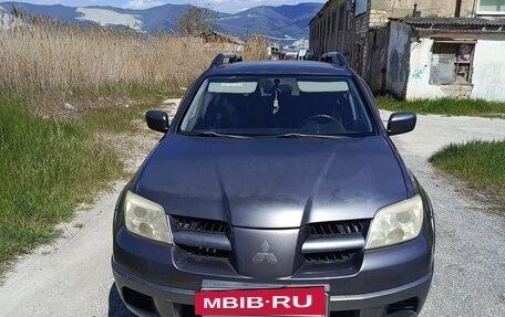 Mitsubishi Outlander III рестайлинг 3, 2005 год, 735 000 рублей, 11 фотография