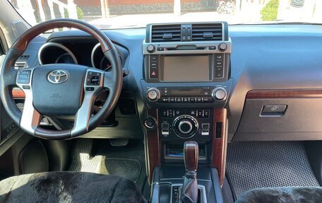 Toyota Land Cruiser Prado 150 рестайлинг 2, 2016 год, 4 700 000 рублей, 9 фотография