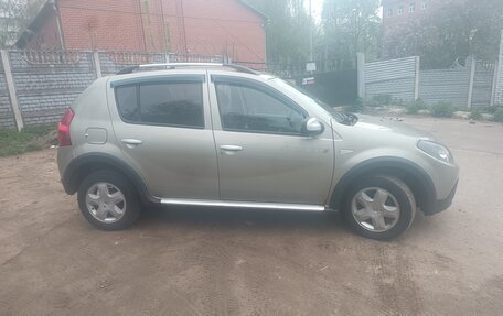 Renault Sandero I, 2014 год, 645 000 рублей, 2 фотография