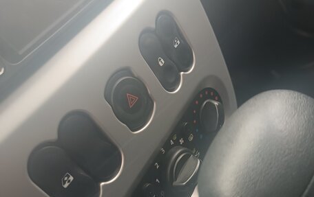 Renault Sandero I, 2014 год, 645 000 рублей, 10 фотография