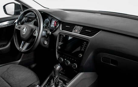 Skoda Octavia, 2018 год, 1 955 000 рублей, 10 фотография