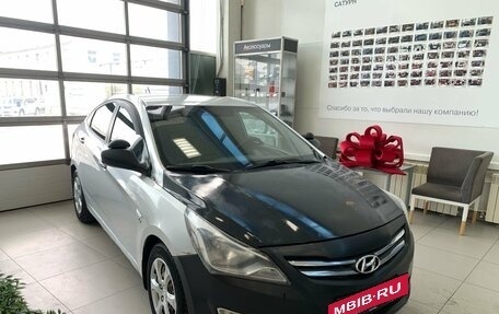 Hyundai Solaris II рестайлинг, 2015 год, 420 000 рублей, 3 фотография