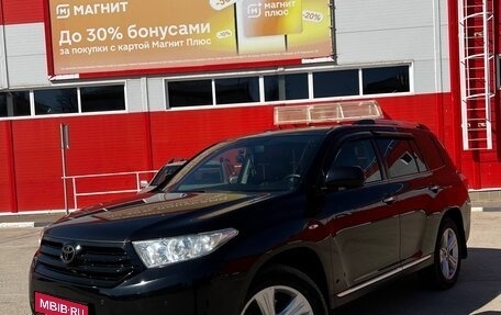 Toyota Highlander III, 2013 год, 2 080 000 рублей, 1 фотография