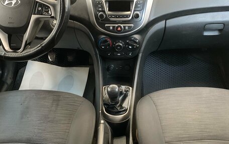 Hyundai Solaris II рестайлинг, 2015 год, 420 000 рублей, 16 фотография