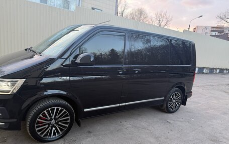 Volkswagen Multivan T6 рестайлинг, 2016 год, 4 250 000 рублей, 2 фотография
