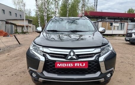 Mitsubishi Pajero Sport III рестайлинг, 2019 год, 2 850 000 рублей, 11 фотография