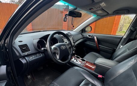 Toyota Highlander III, 2013 год, 2 080 000 рублей, 9 фотография