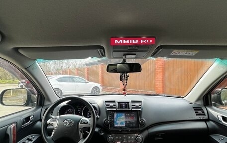Toyota Highlander III, 2013 год, 2 080 000 рублей, 11 фотография