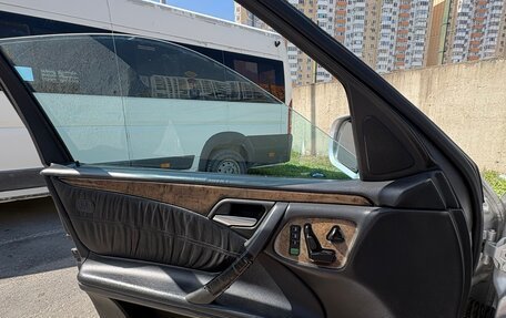 Mercedes-Benz E-Класс, 1999 год, 780 000 рублей, 5 фотография