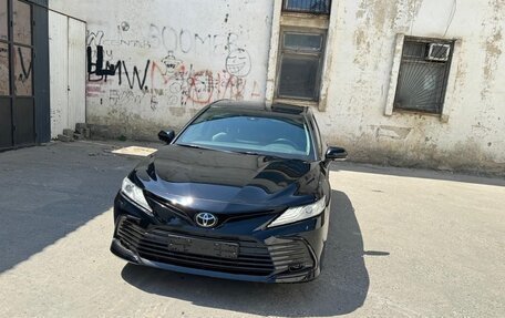 Toyota Camry, 2021 год, 3 000 000 рублей, 2 фотография
