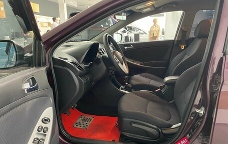 Hyundai Solaris II рестайлинг, 2013 год, 730 000 рублей, 13 фотография
