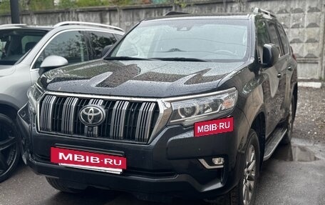 Toyota Land Cruiser Prado 150 рестайлинг 2, 2018 год, 4 570 000 рублей, 3 фотография