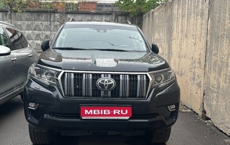 Toyota Land Cruiser Prado 150 рестайлинг 2, 2018 год, 4 570 000 рублей, 2 фотография