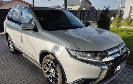 Mitsubishi Outlander III рестайлинг 3, 2016 год, 1 300 000 рублей, 4 фотография