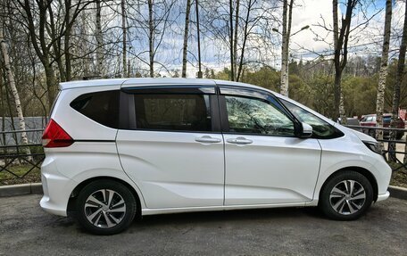 Honda Freed II, 2020 год, 1 900 000 рублей, 3 фотография