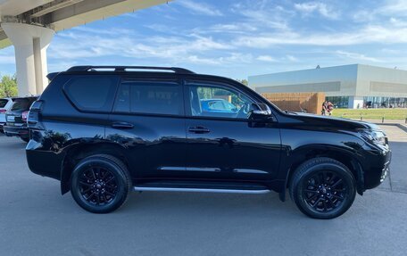 Toyota Land Cruiser Prado 150 рестайлинг 2, 2021 год, 8 000 000 рублей, 4 фотография