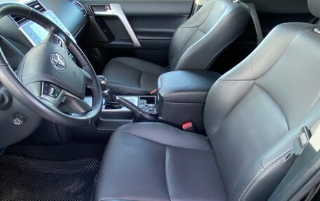 Toyota Land Cruiser Prado 150 рестайлинг 2, 2021 год, 8 000 000 рублей, 9 фотография