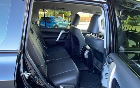 Toyota Land Cruiser Prado 150 рестайлинг 2, 2021 год, 8 000 000 рублей, 11 фотография