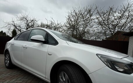 Opel Astra J, 2013 год, 900 000 рублей, 4 фотография
