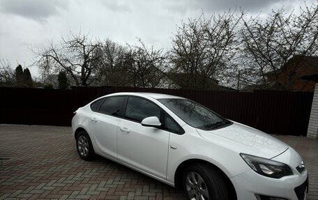 Opel Astra J, 2013 год, 900 000 рублей, 3 фотография