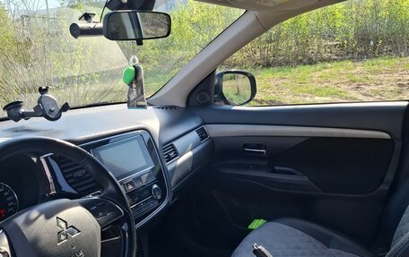 Mitsubishi Outlander III рестайлинг 3, 2018 год, 2 200 000 рублей, 2 фотография